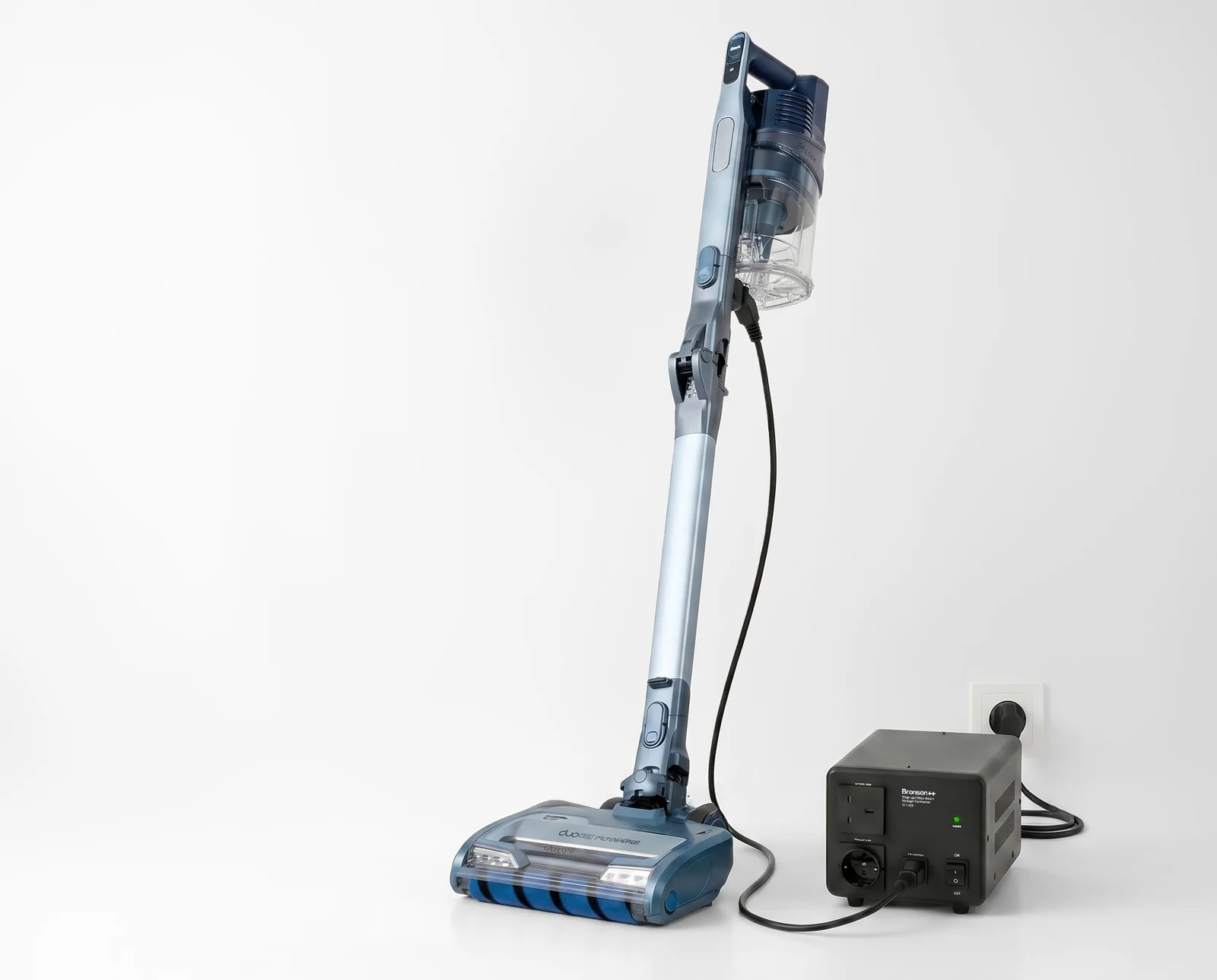 Bronson TI-1000 converter running a Shark cordless vacuum on European power